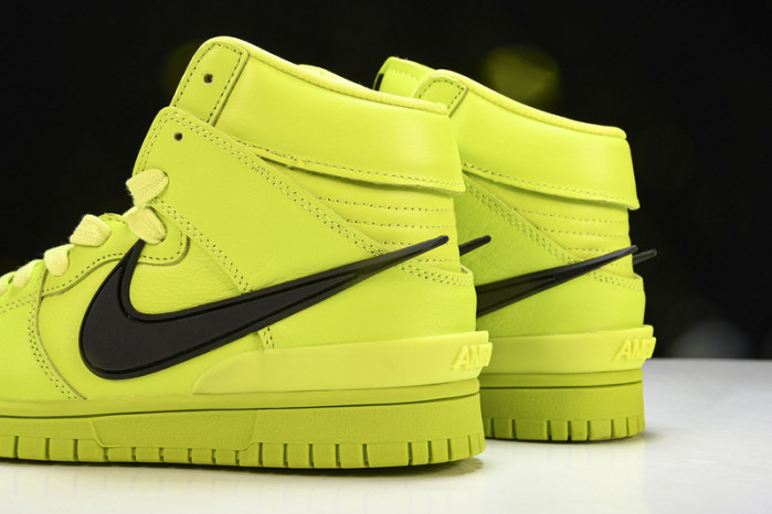 nike dunk high ambush flash lime cu7544-300