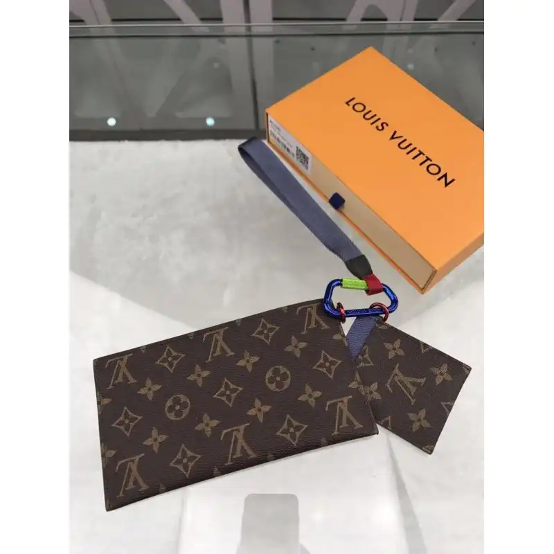 LV Bags 19B570149