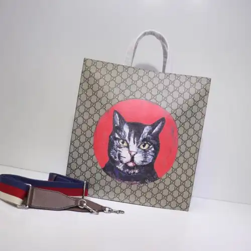 G*u*i tote bags 19gm0001