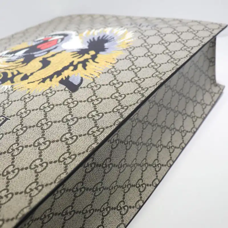 G*u*i tote bags 19gm0008