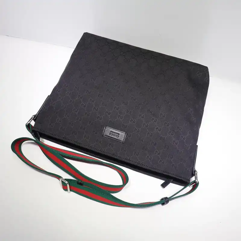 G*u*i crossbody bag 19gm0058