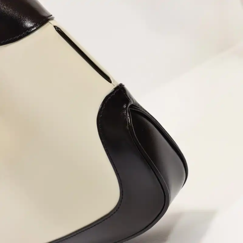 G*u*i bags 2107ya0122