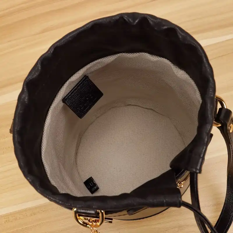 G*u*i s bags 2108dj0073