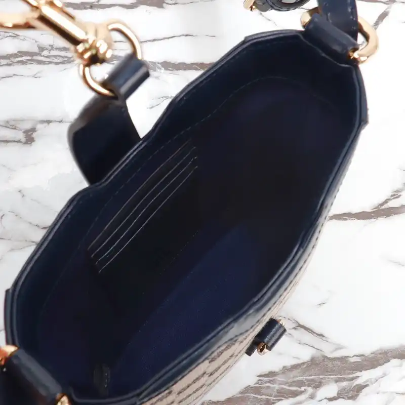 G*u*i bags 2405ya0109