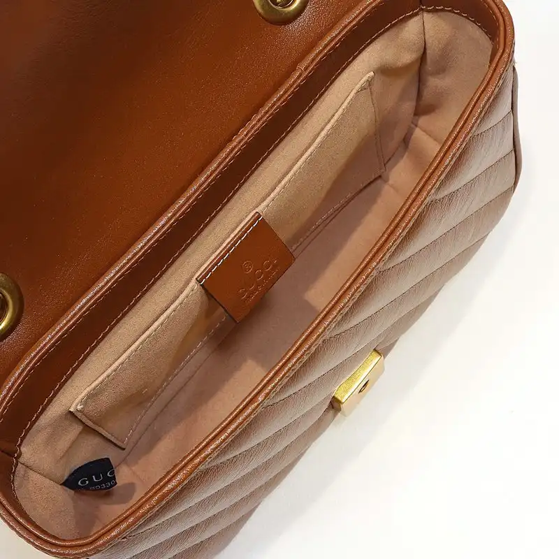 G*u*i bags 2012sh0005