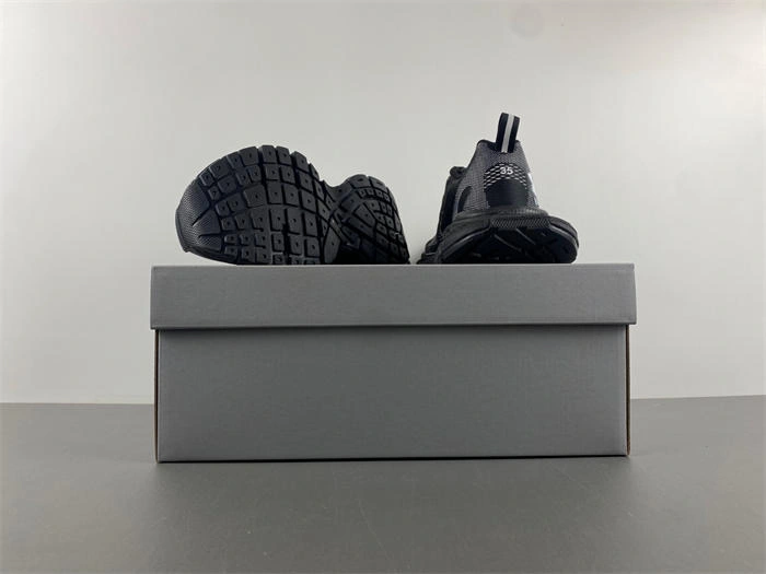 Sporty Balenciaga  814415 W3XL5 4330