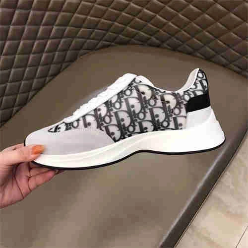 Stylish DR Sneaker 1131