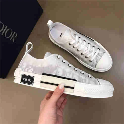 Fashionable DR Sneaker 1151