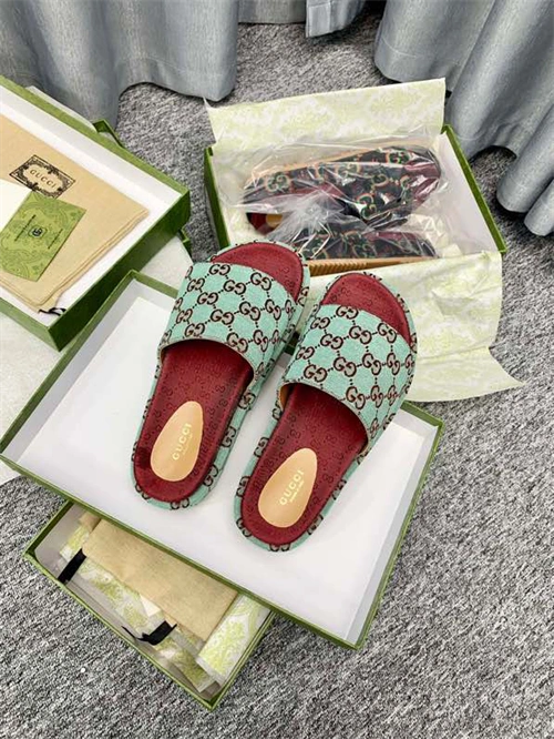 Compact Gocci Slipper 5761