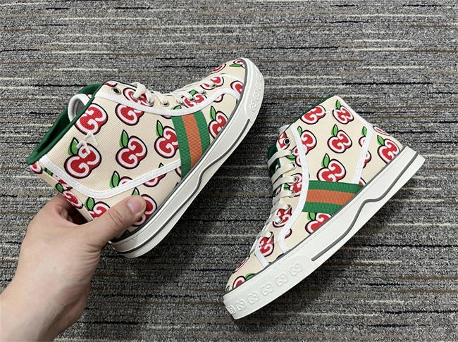 G*u*i high top sneaker casual 220