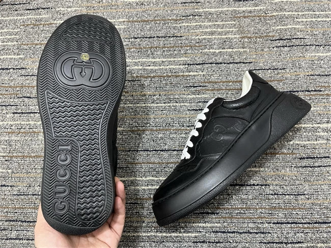 breathable G*u*i low top sneaker 554