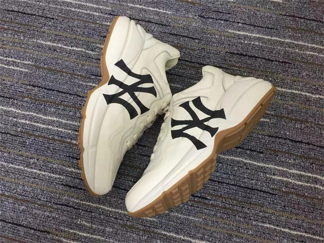 G*u*i rhyton sneaker thermal 256