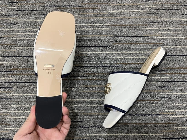 lightweight G*u*i side women 450