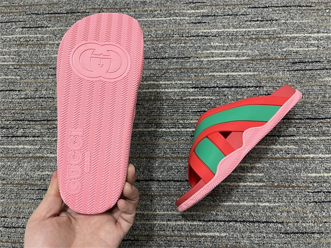 trendy G*u*i slide 414