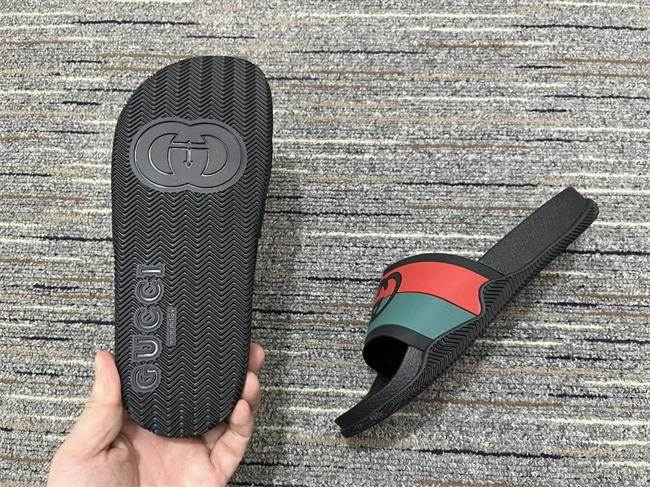 G*u*i slide casual 419