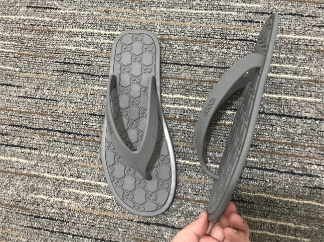 casual G*u*i slide 427