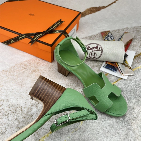 Durable H Sandals 2401