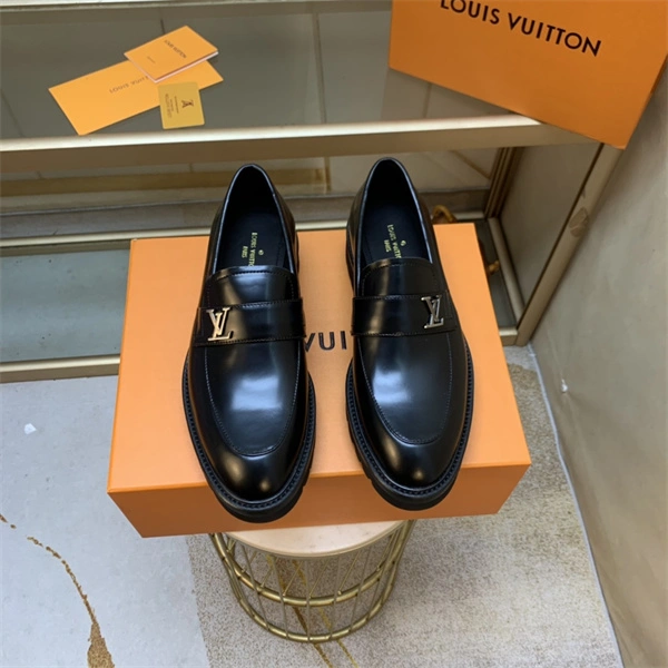 Sleek Lv Loafer 1885